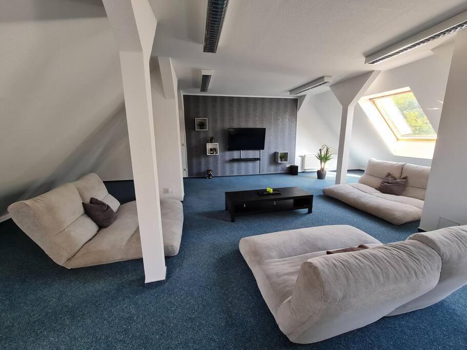 6 Bedroom Private Apartment & Lounge 로스토크 외부 사진