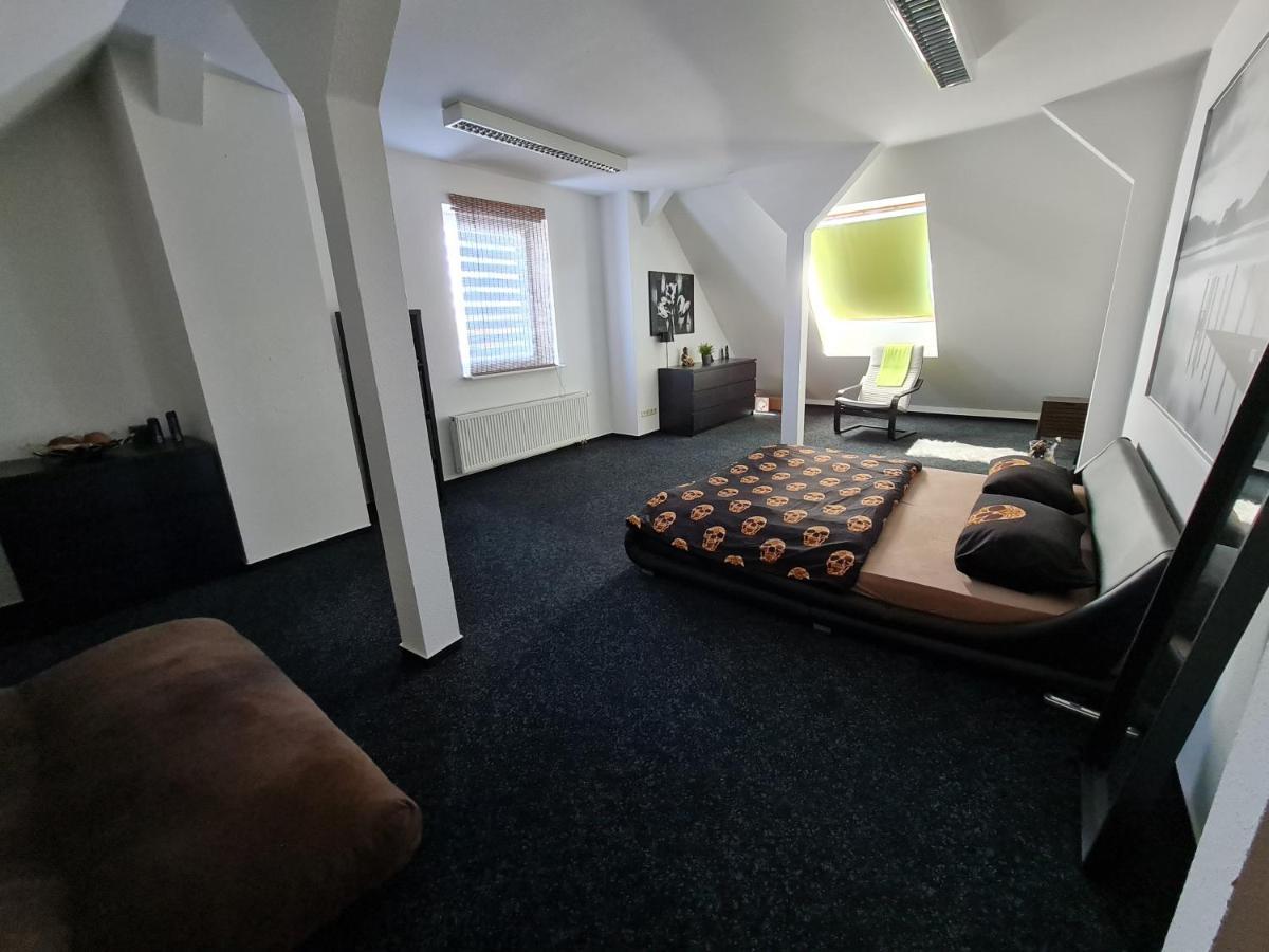 6 Bedroom Private Apartment & Lounge 로스토크 외부 사진